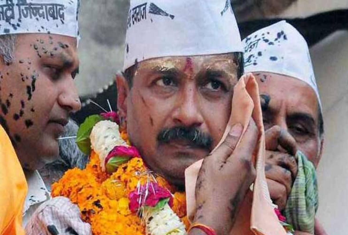 chilli powder attack on arvind kejriwal in secretariat, timeline of all attacks on kejriwal