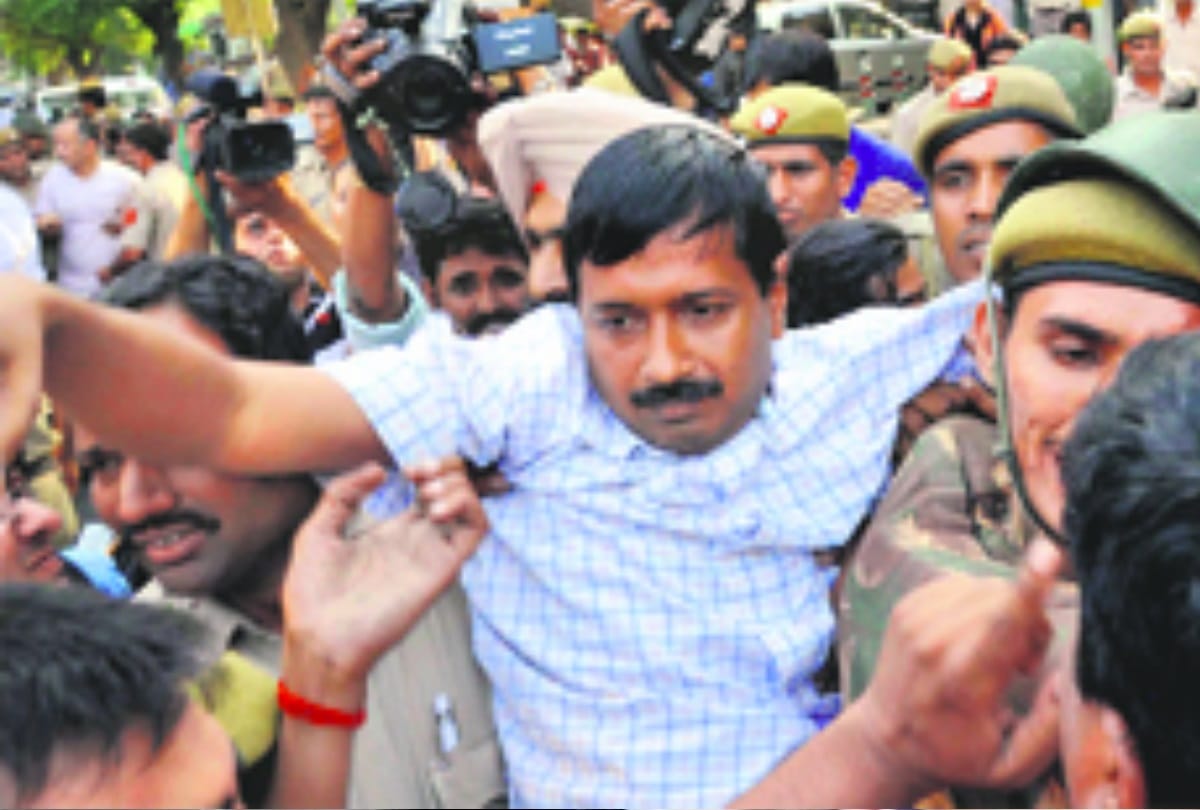 chilli powder attack on arvind kejriwal in secretariat, timeline of all attacks on kejriwal
