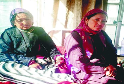 60 Lahuli sent back after Forcibly entered in Rohtang tunnel