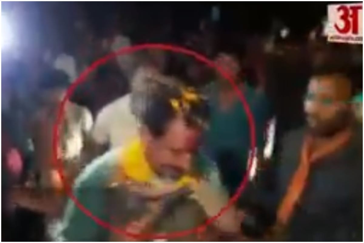 Madhya pradesh assembly election 2018: Youth wore shoe garland to BJP MLA
