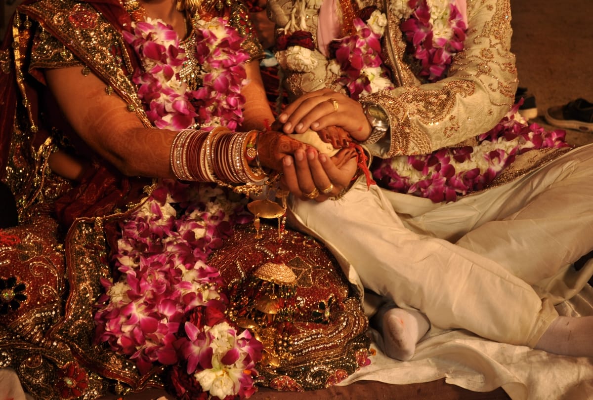 earn by inviting foreigners in your wedding