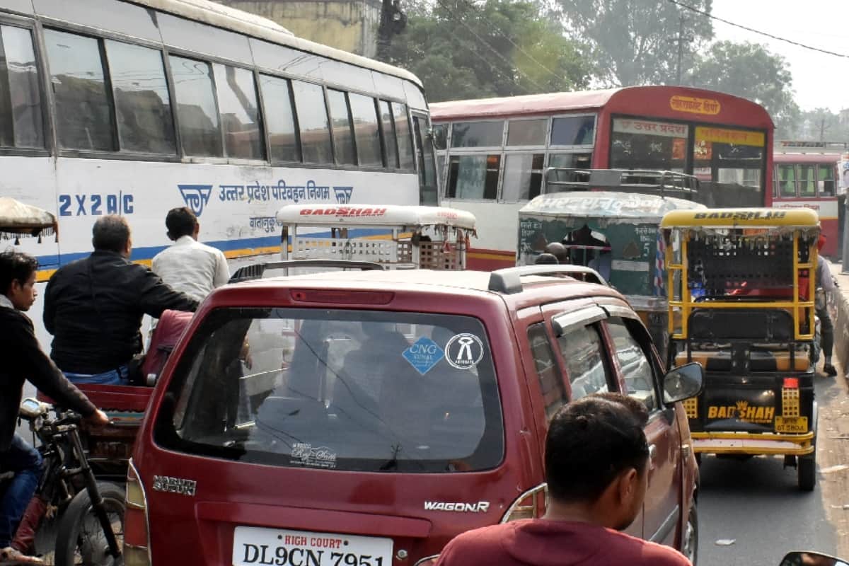 Roadways bus station making trouble for meerut city people  traffic police unaware