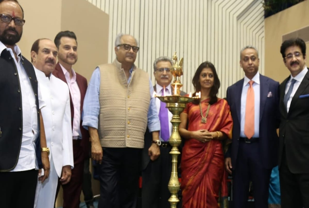 celebrities honored at Hindi Cinema Awards ceremony