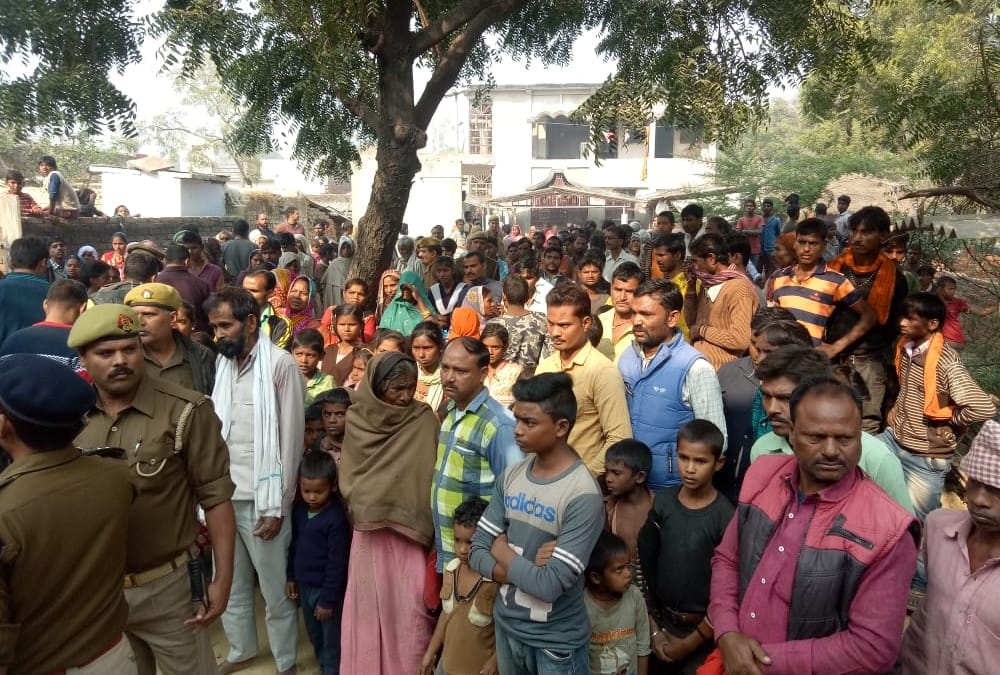 husband of pradhan shot dead in bachharawan raebareli.