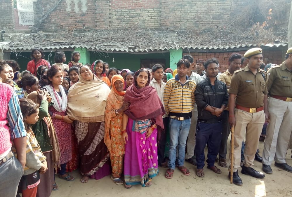 husband of pradhan shot dead in bachharawan raebareli.