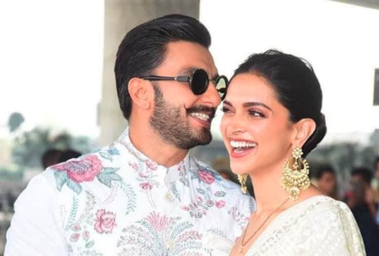 ranveer singh and deepika padukone at Mumbai airport on their way to Bangalore