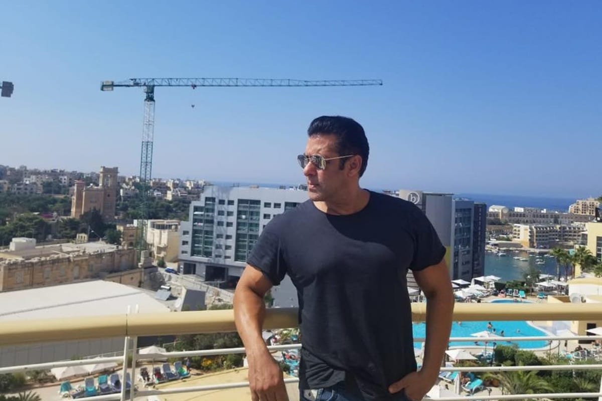 Salman Khan says I am not contesting elections nor campaigning for any political party