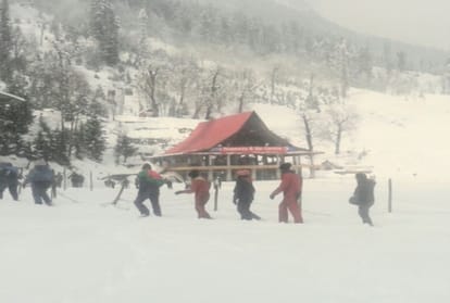 Many people entered Rohtang tunnel from North Portal without permission