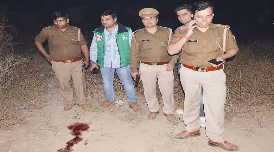 Encounter in Meerut and shot a accused gangster