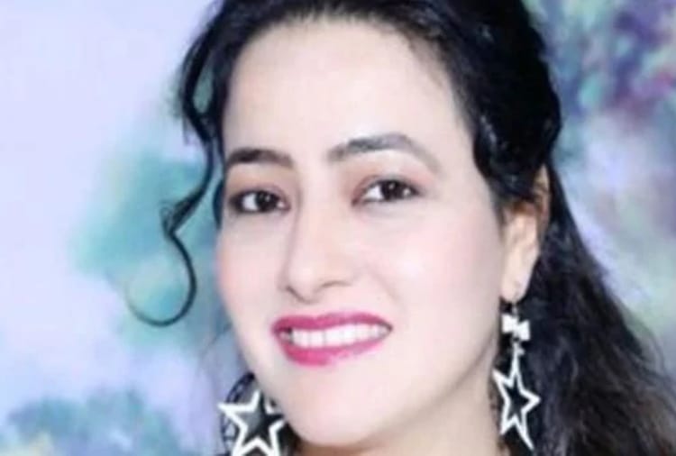 honeypreet wants to talk on the phone every day from jail