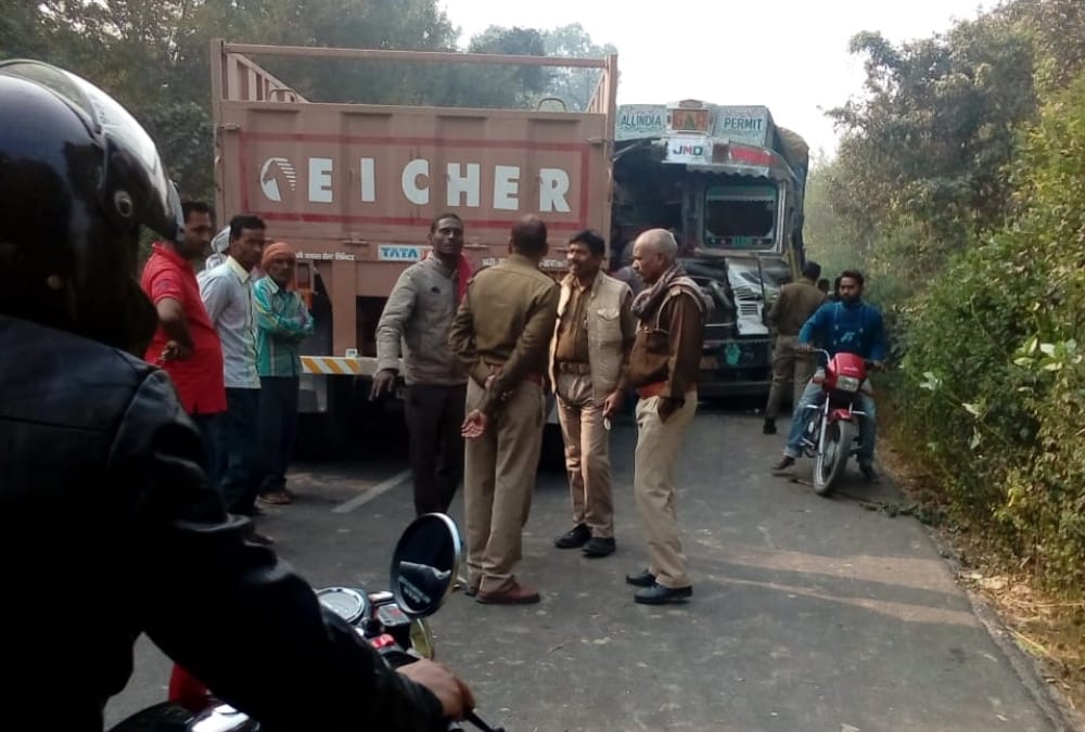 One died and one seriously injured in an accident in faizabad.