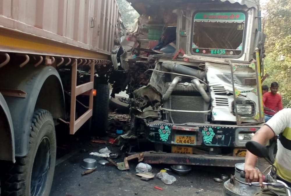 One died and one seriously injured in an accident in faizabad.