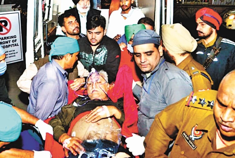 fireing on Ex-district head of Aam Aadmi Party in amritsar
