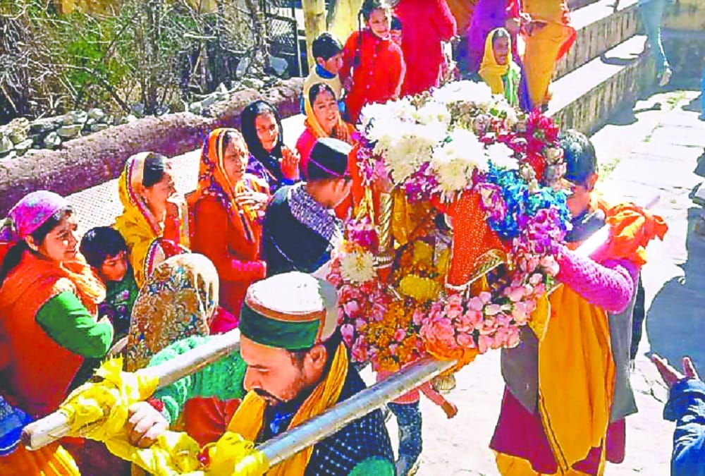 Lord Kuber Doli Reached Pandukeshwar After Badrinath dham Door Close 