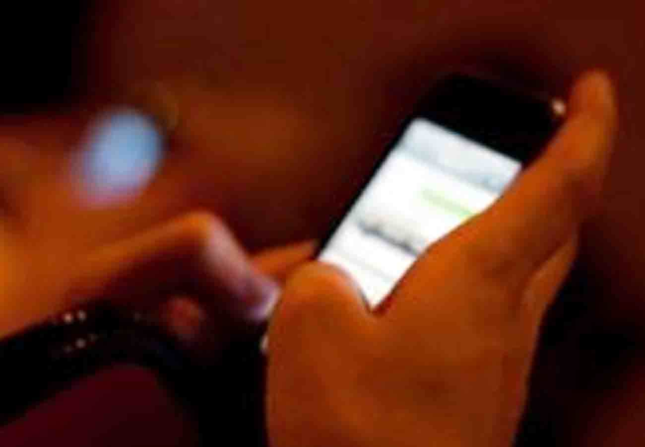 Suspicious video of teenager leaked from her mobile