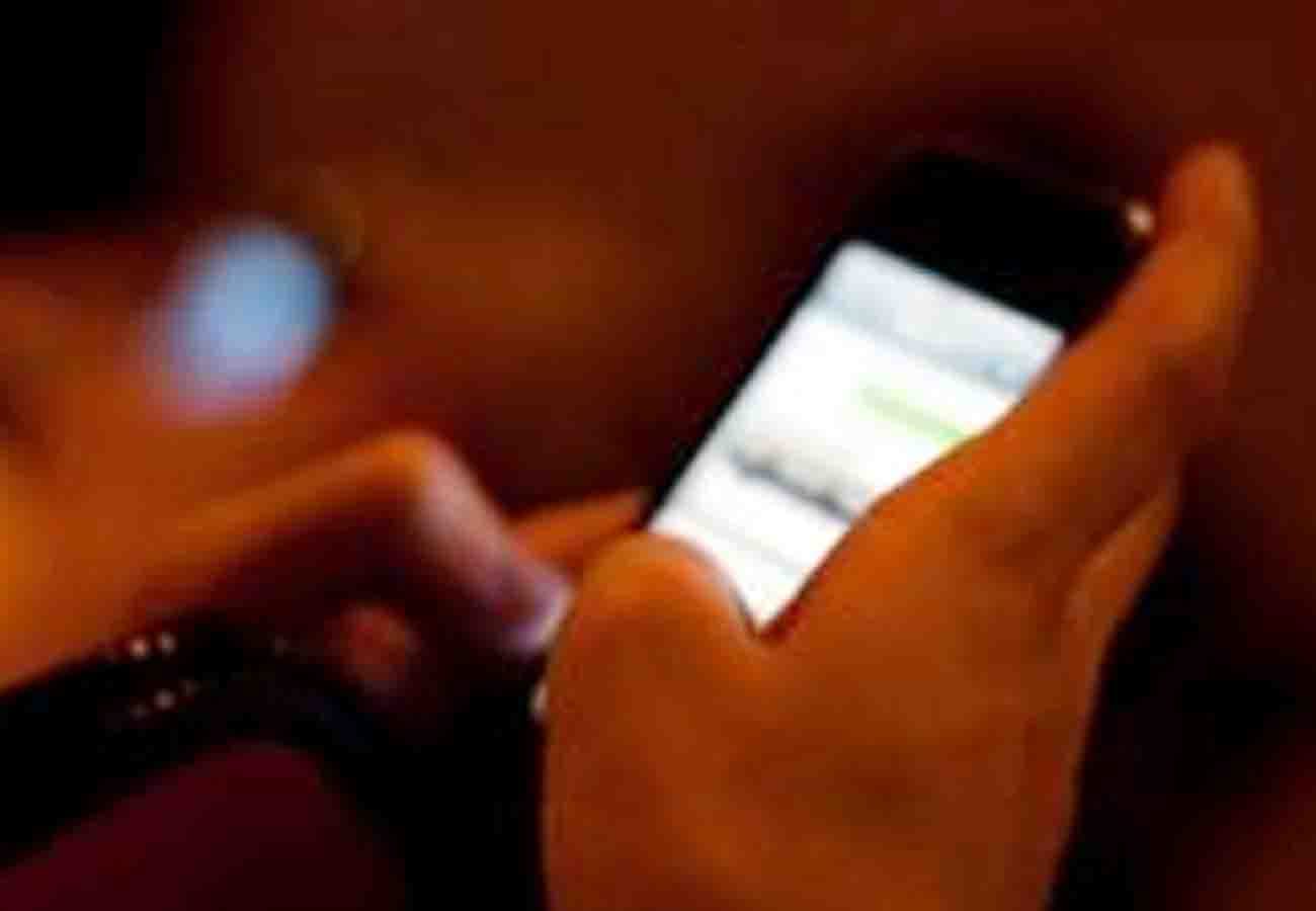 Suspicious video of teenager leaked from her mobile