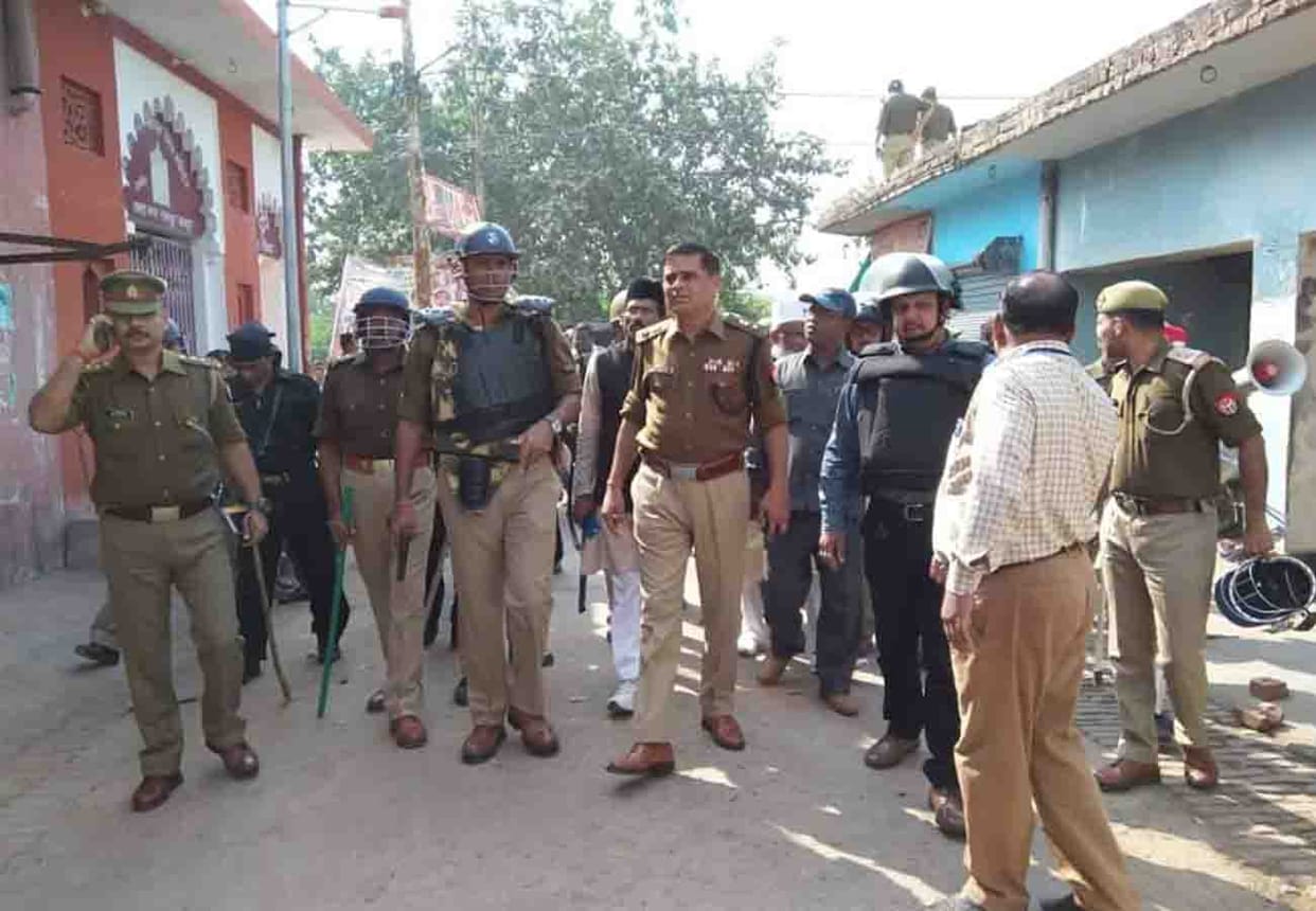 clash between two community in kanpur