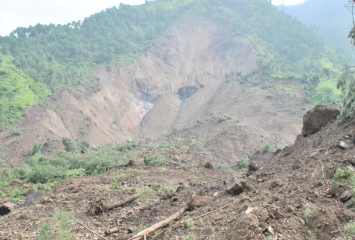Mountains in danger in Himachal pradesh due to excessive tree felling and Unscientific Construction