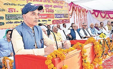 doodh ka utpadan bdhhayain kisan: satyapal