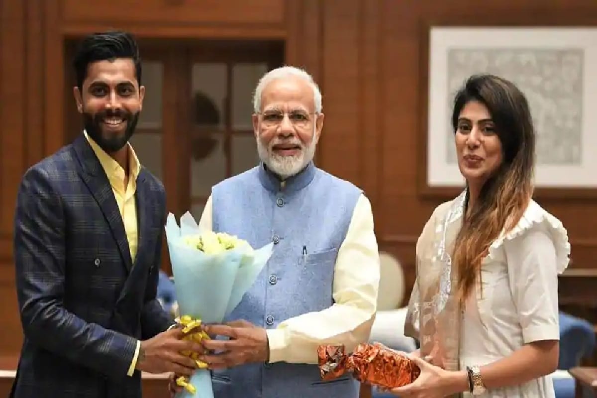 ravindra jadeja met with pm modi along with his wife rivaba