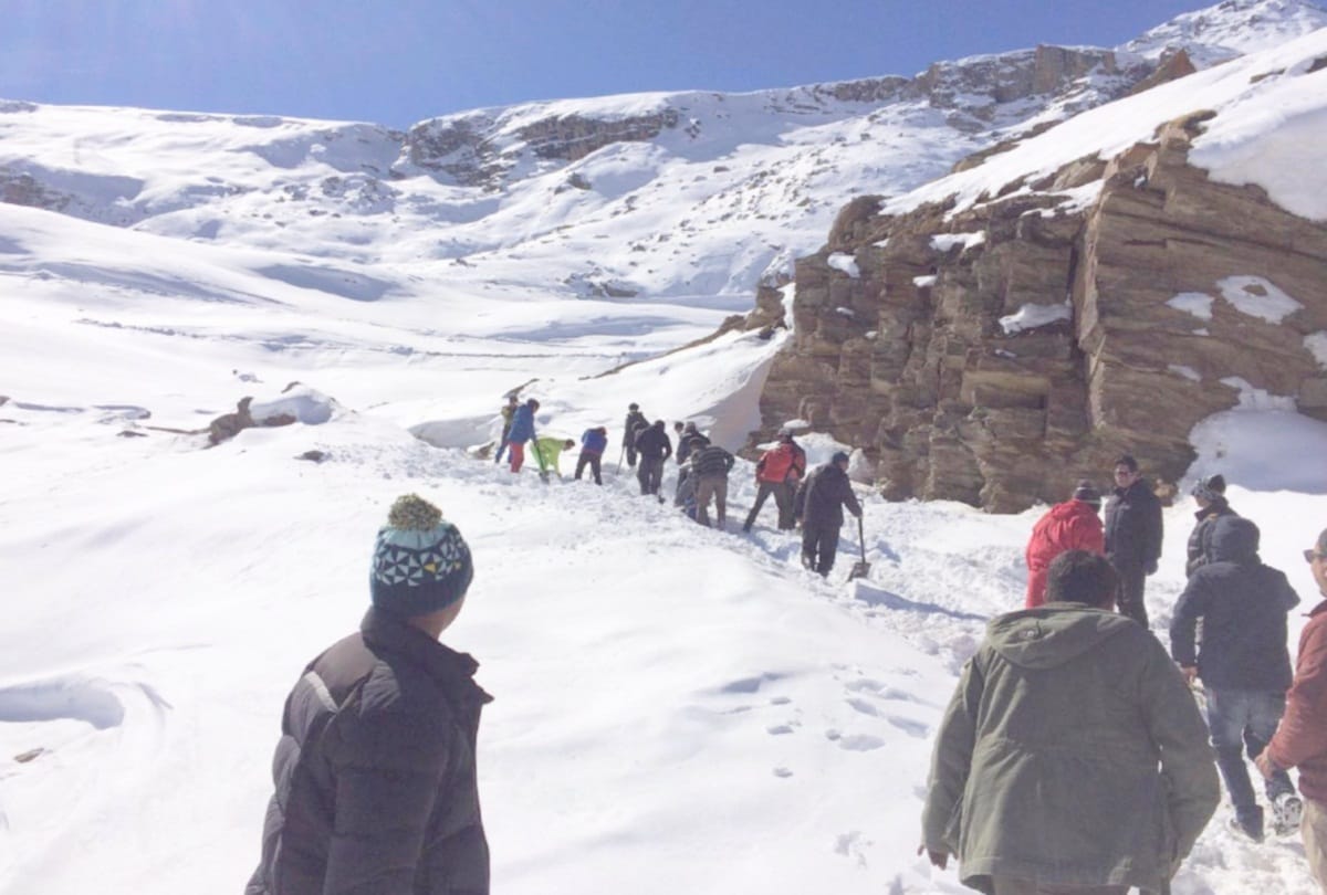 BRO deployed machinery for Rohtang restoration