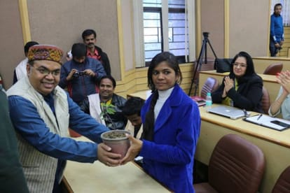 Aparajita 100 million smiles: Divyang paayal is an inspiration for others also honored by cm