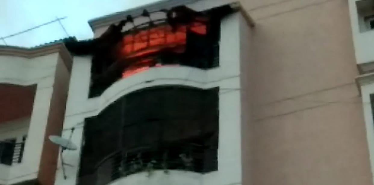 Fire in varanasi this apartment one killed photos