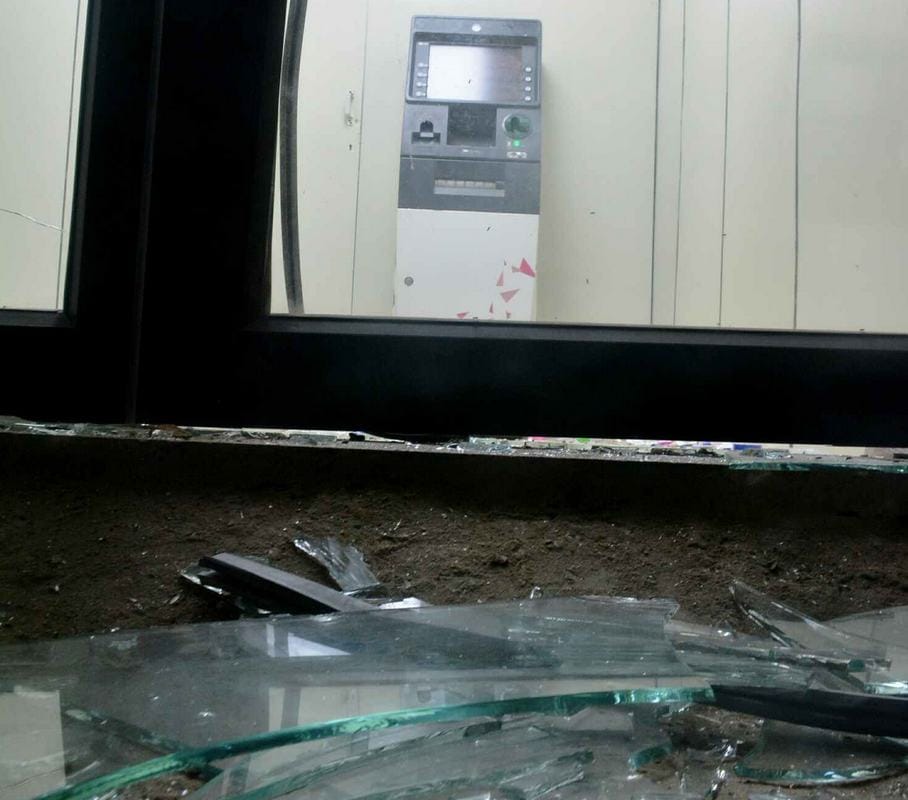 UP college students and traders fight in varanasi