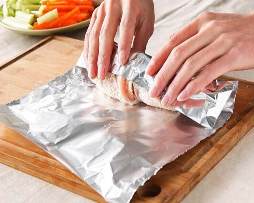 Know Is it safe or not wrapping food in aluminium foil