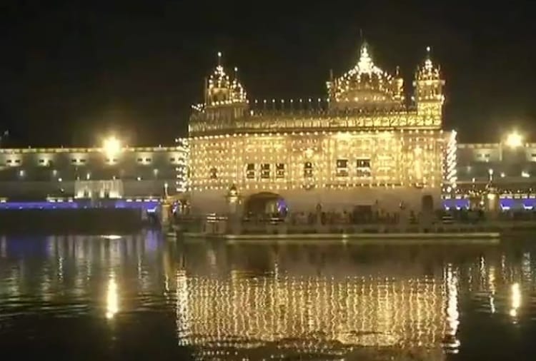 The Golden Temple in Amritsar lit up on the eve of Guru Nanak Ji Jayanti