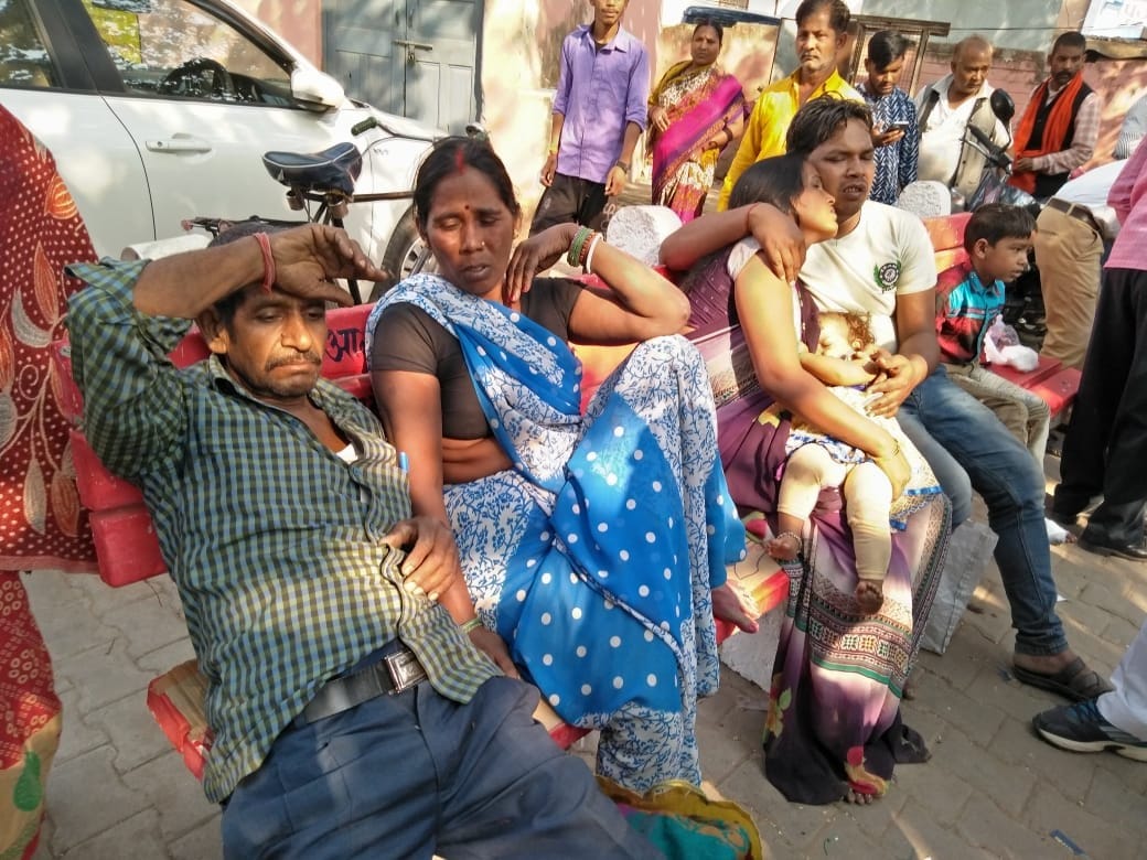 Over speed bus hit trre in ballia 47 passengers injured