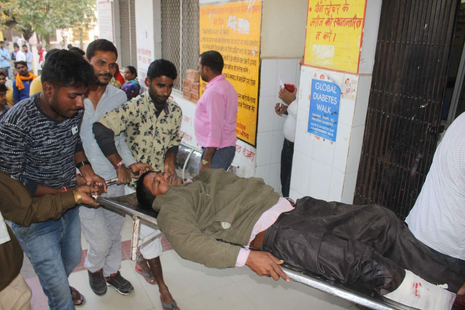 Over speed bus hit trre in ballia 47 passengers injured