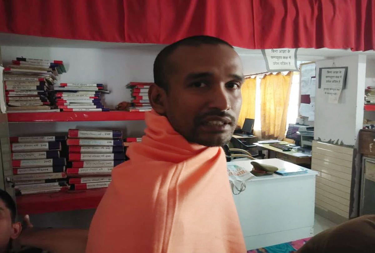police arrested bangladeshi near iskcon temple vrindavan for living illegally