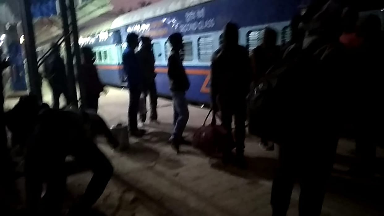 stone attack on running trains by passengers at bhadohi in uttar pradesh