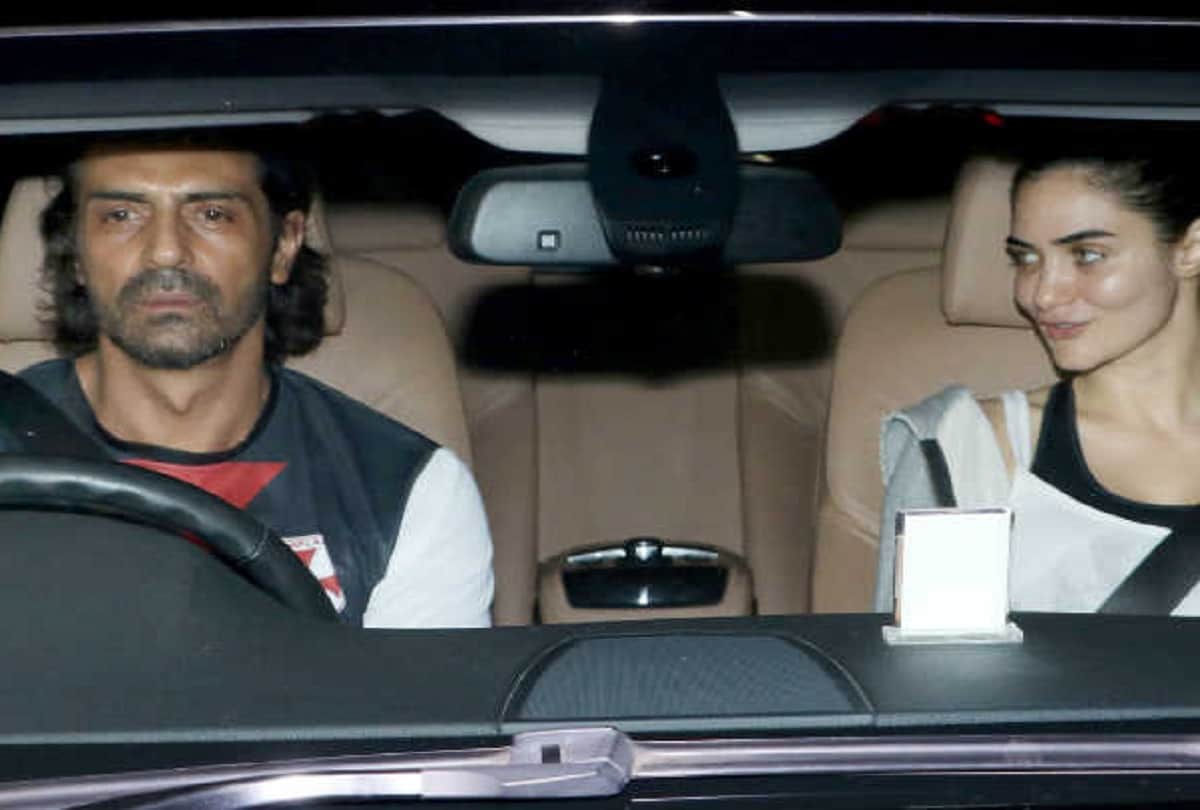 arjun rampal is spotted with his new girlfriend at mumabi