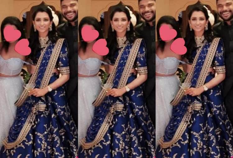 deepika padukone sister anisha grab lime light in ranveer wedding reception