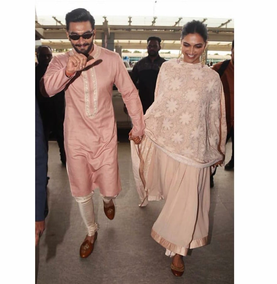 deepika padukone and deepika was spotted at bangluru airport
