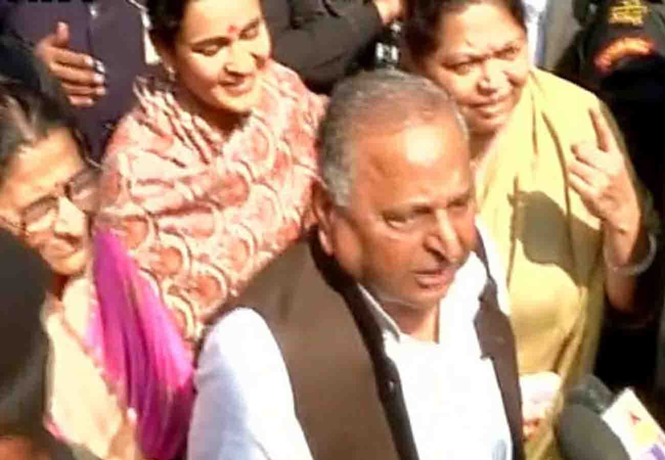 Bad news for Mulayam Singh on birthday