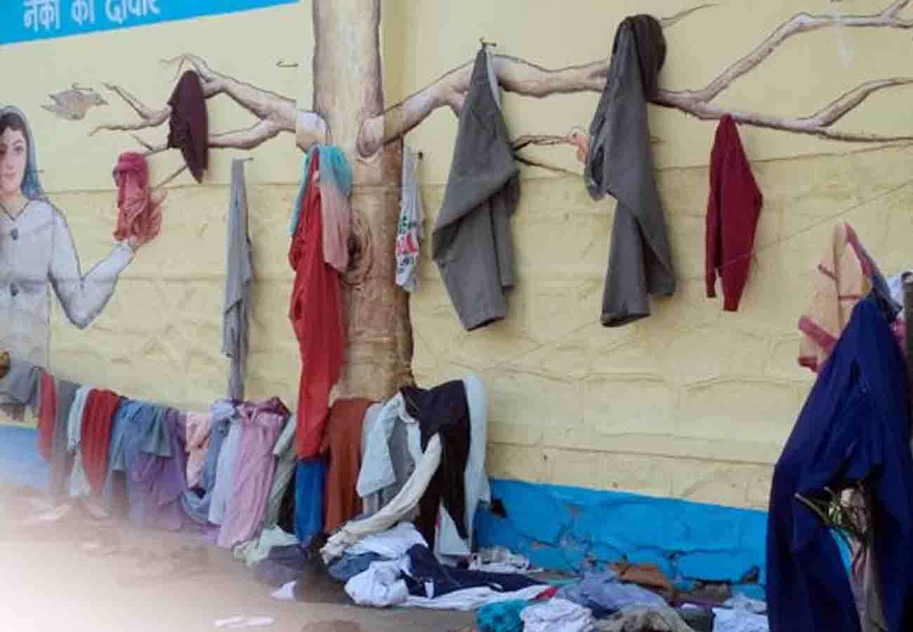poor wall of support in mahoba
