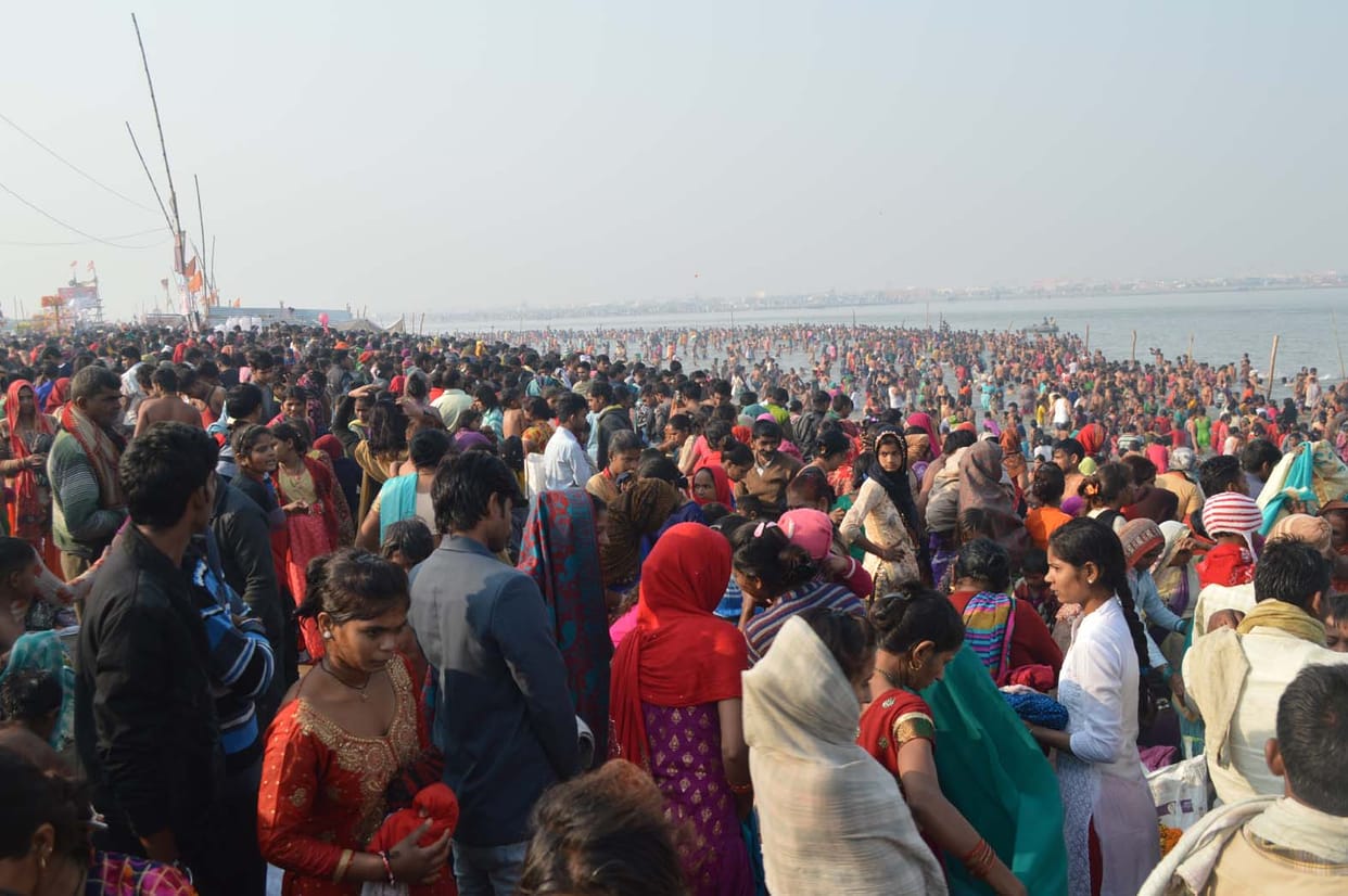 holy dip and deepdaan in Ganga at tigri and CM yogi aditynath will flowering from helicopter