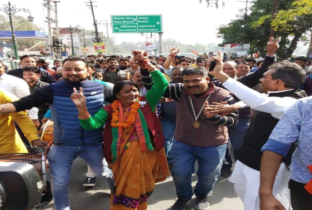Bjp Victory rally For dehradun new Mayor sunil uniyal gama after nikay chunav 2018