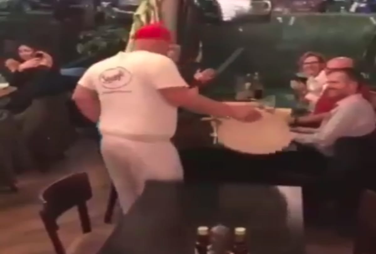 hotel cook dance with roti viral video on social media