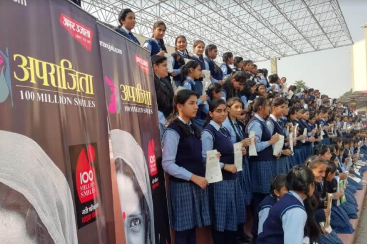 Saharanpur, Nawaz Deobandi launches poster of amar ujala Aprajita campaign