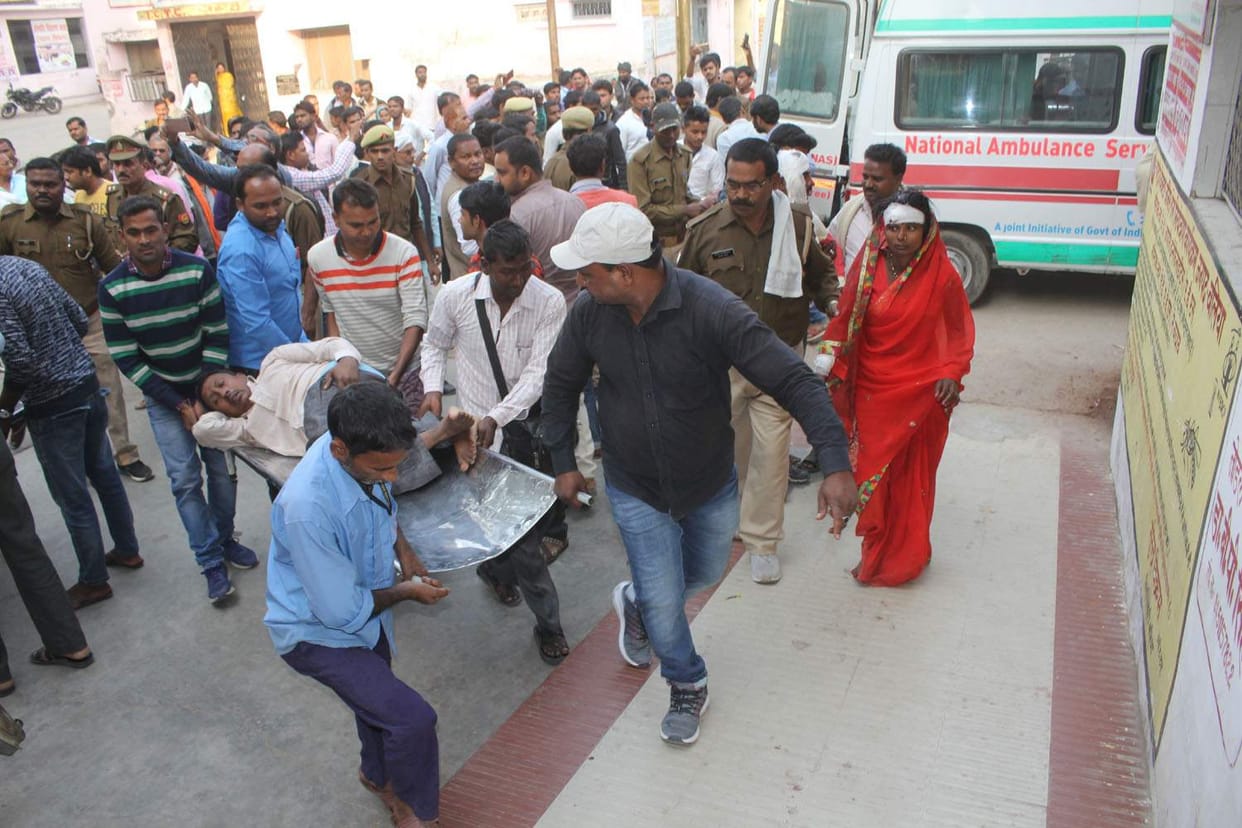 Over speed bus hit trre in ballia 47 passengers injured