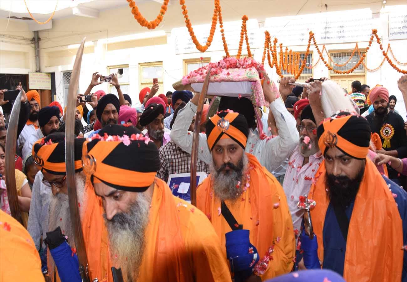 Kartik Purnima 2018 Puja Vidhi Shubh Muhurat Timings Significance Importance Of Guru Parv