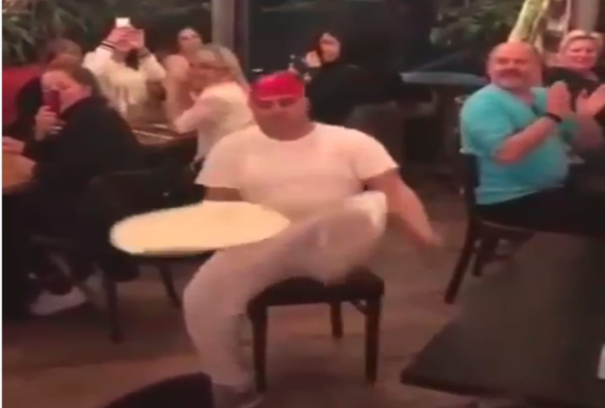 hotel cook dance with roti viral video on social media