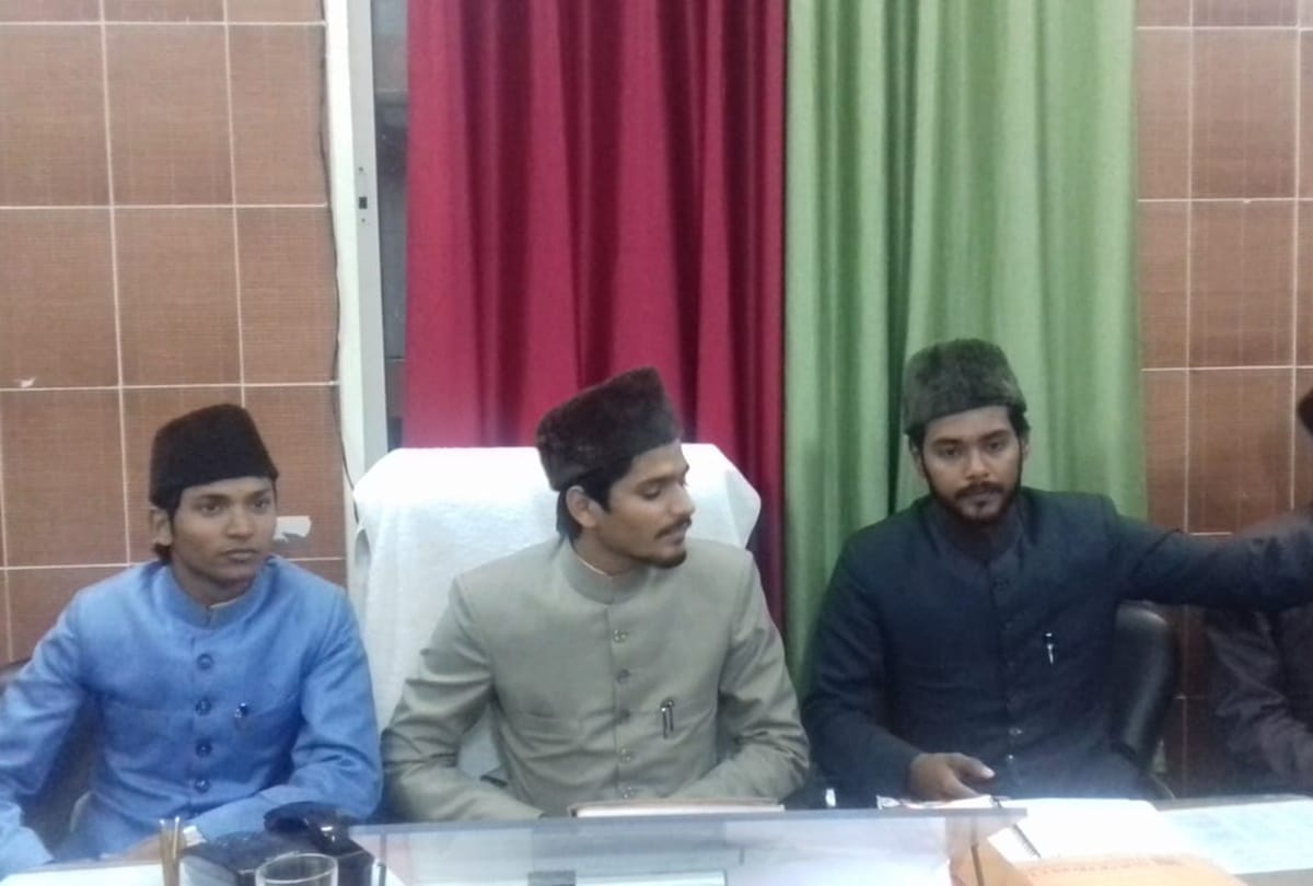 AMU students protest against VHP Dharm Sabaha in Ayodhya
