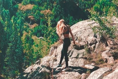 Know the amazing travel story of Cassie who travel 196 countries alone