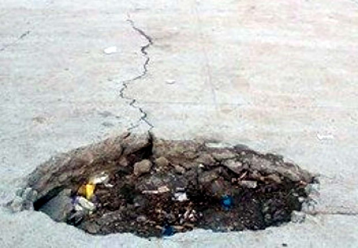 woman died in road accident in farrukhabad
