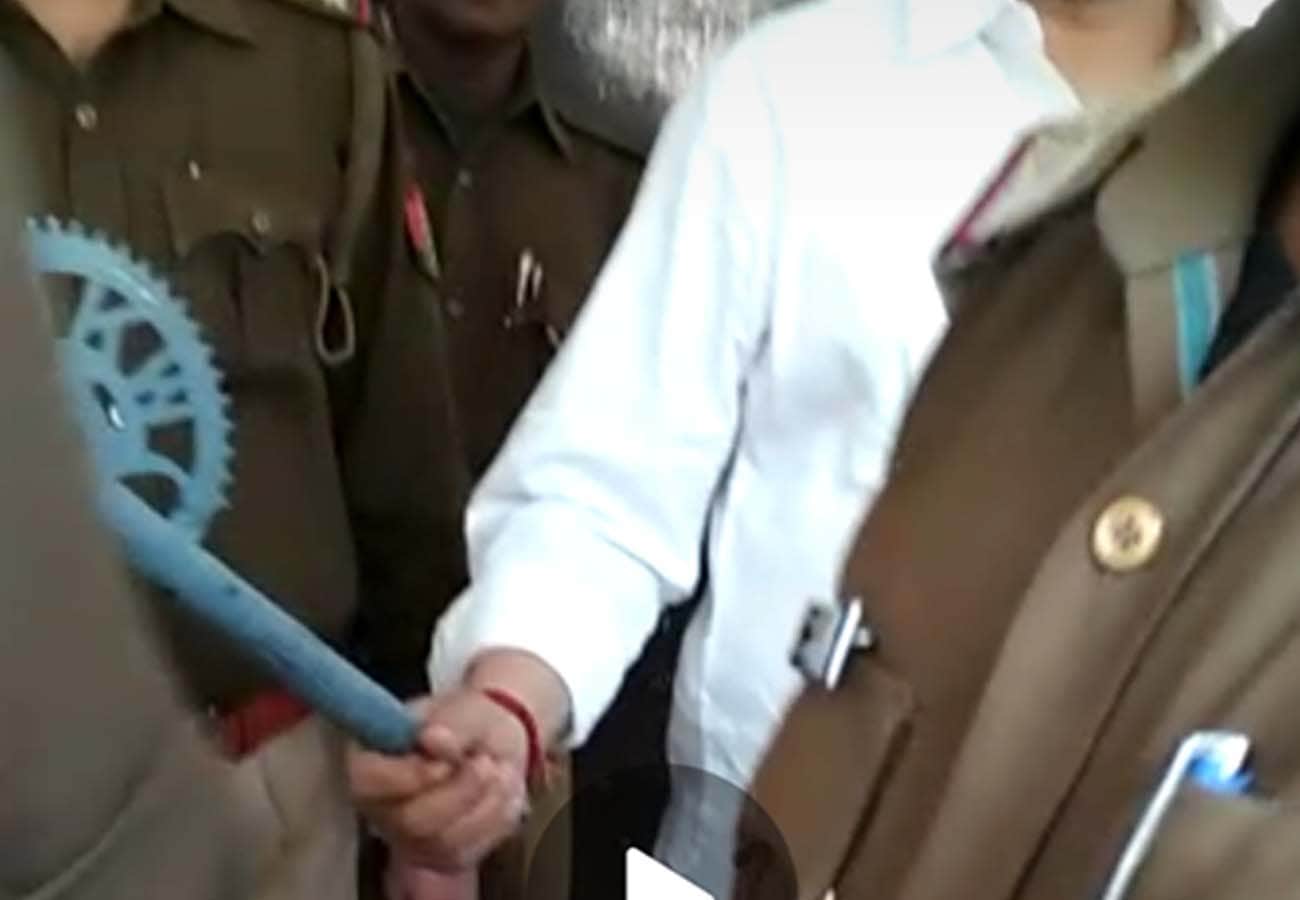 Mischievous elements using Rowdy Rathore film's Weapon for crime in kanpur
